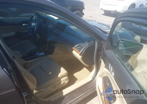 2011 Honda Accord 2.4 Ex-L z USA, uszkodzony, nr VIN 1HGCP2F84BA121775